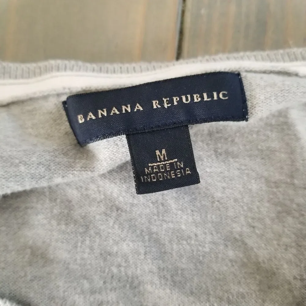 Banana republic v-neck pullover cardigan 100% cotton size medium